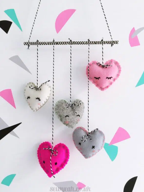 felt heart wall hanging